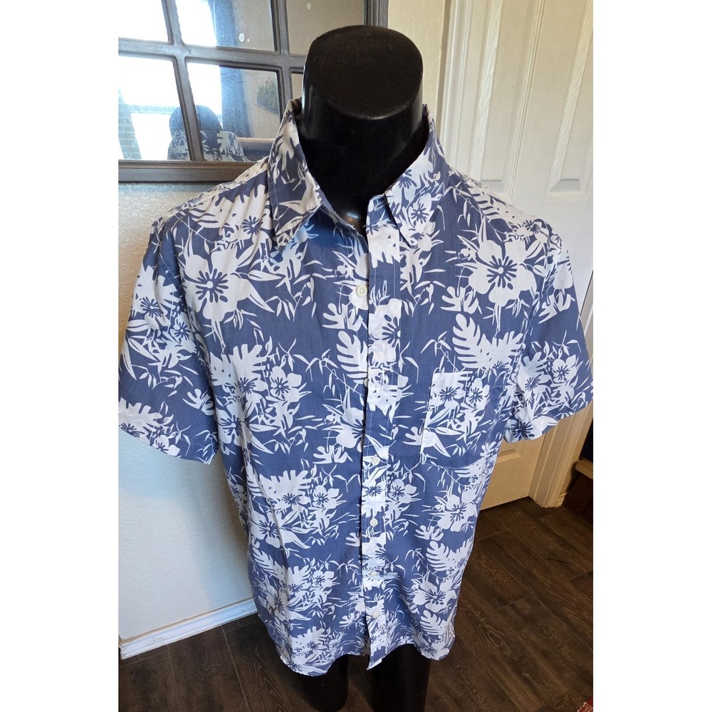 Island Haze Mens Large Blue White Tropical Floral Short Sleeve Button Up Shirt